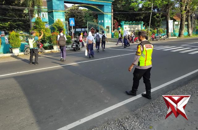 SAPA PAGI DAN PENYEBERANGAN LALULINTAS