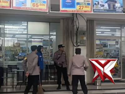 Polsek Wonokromo Laksanakan Giat Patroli Kamtibmas Jalan Darmo - PoliceTube
