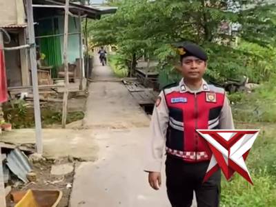 Personil Sat Samapta Polres Muba Melaksanakan Jumat Berkah di Wilayah Sekayu - PoliceTube