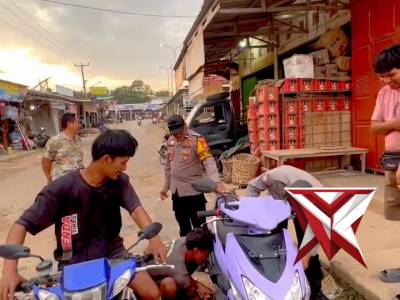 Bhabinkamtibmas Polsek Tungkal Jaya Sebagai Penolong Masyarakat