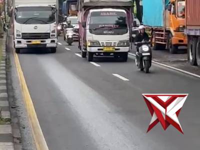 Penanganan tumpahan oli di jalan - PoliceTube