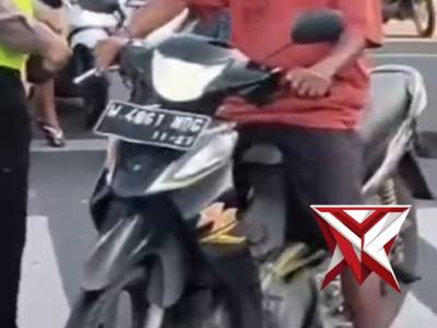 Melaksanakan Pos Pelayanan Pagi - PoliceTube