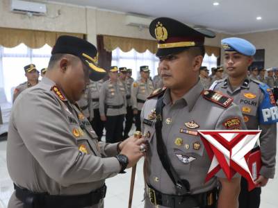 Polresta Cirebon Gelar Upacara Pelantikan Kasat Lantas, Wisuda Purna Bhakti, dan Buka Puasa Bersama - PoliceTube