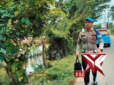 Personil Si Propam Melaksanakan Jumat Berkah