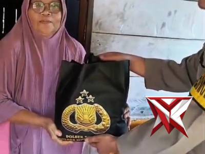 Bhabinkamtibmas Polsek Keluang Melaksanakan Jumat Berkah