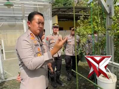 Gerakan Indonesia ASRI Kurve Mako Polres Magetan ?

Dalam rangka mendukung program Gerakan Indonesi