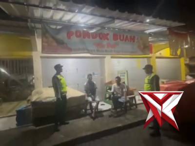 PATROLI MALAM DAN SAMBANG DIALOGIS DENGAN WARGA - PoliceTube