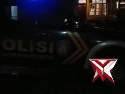 Melaksanakan patroli blue light