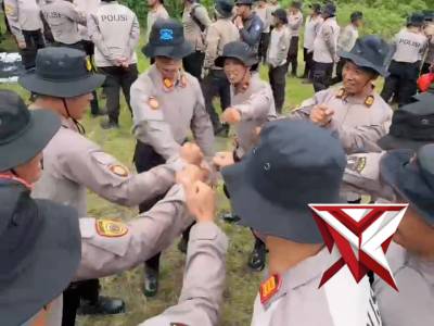 Polres Magetan ikut ambil bagian dalam Gerakan Indonesia Asri di Gunung Lawu - PoliceTube