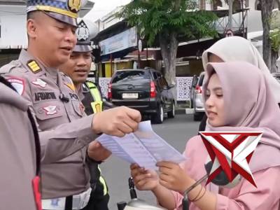 Pelayanan Pos Pagi Humanis - PoliceTube