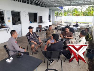 Polsk Cilimus evakuasi pohon tumbang - PoliceTube