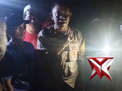 Polsek Panti, Kapolsek Evakuasi Warga korban banjir - PoliceTube