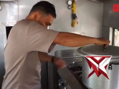 Polri Dirikan Dapur Lapangan Untuk Masyarakat dan Tim Evakuasi