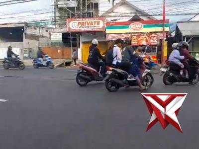 Anggota Polsek Lawang Laksanakan kegiatan rutin di pagi hari pengaturan lalu lintas - PoliceTube