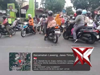 Kegiatan Rutin yang di lakukan Anggota Polsek Lawang pengaturan lalu lintas pagi hari di Lawang - PoliceTube
