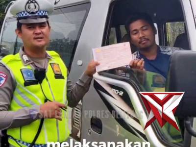 Dalam rangka meningkatkan kesadaran dan kepatuhan masyarakat terhadap peraturan lalu lintas - PoliceTube