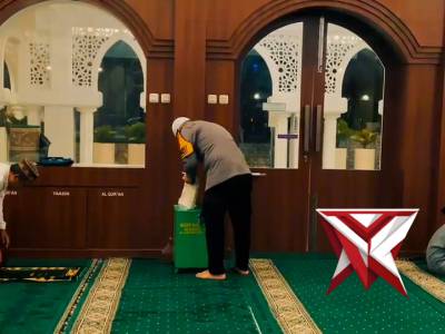 SHOLAT SHUBUH KELILING - PoliceTube