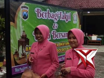 Berbagi Takjil - PoliceTube