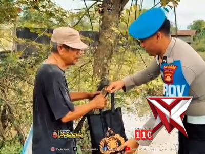 Personil Si Propam Melaksanakan Jumat Berkah - PoliceTube