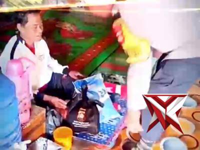 Bhabinkamtibmas Pos Pol Tungkal Jaya Melaksanakan Jumat Berkah - PoliceTube