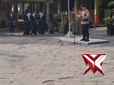 POLICE GO TO SCHOOL POLSEK PARON POLRES NGAWI - PoliceTube
