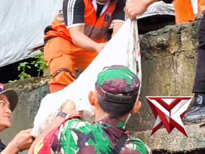 Polri melaksanakan kegiatan bersih lingkungan - PoliceTube