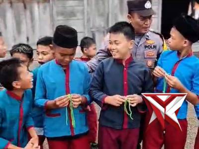 Program pangling Bhabinkamtibmas Polsek Sanga Desa. - PoliceTube