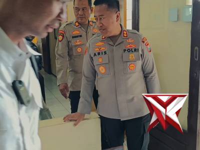 Kunjungan kerja kapolres batu - PoliceTube