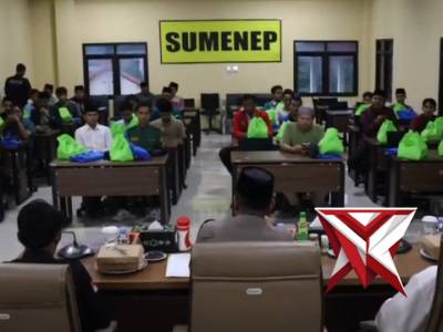 Buka Puasa Bersama Tokoh Agama, BEM dan Organisasi Kemahasiswaan Kabupaten Sumenep - PoliceTube