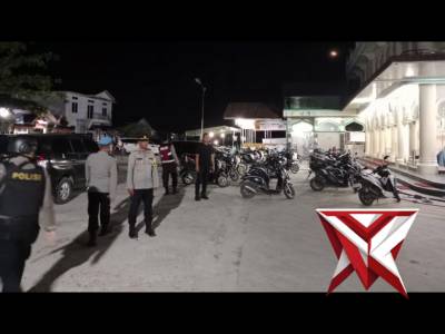 PENGAMANAN SHOLAT TARAWIH - PoliceTube