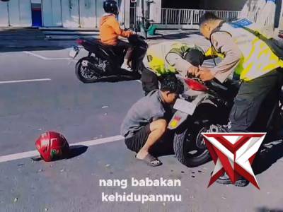 Menolong sesama - PoliceTube