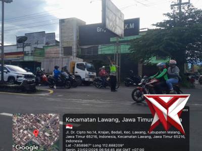 Pelayanan Rutin Pengaturan Lalu Lintas di Pagi hari di Daerah Hukum Polsek Lawang Kec. Lawang - PoliceTube