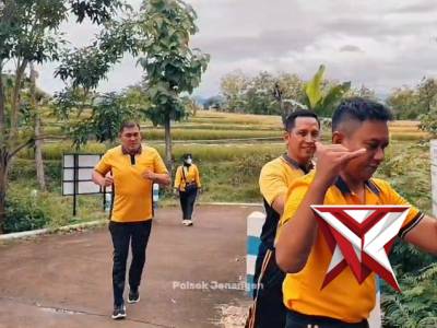 ANGGOTA POLSEK JENANGAN MELAKSANAKAN OLAHRAGA GUNA JAGA KEBUGARAN TUBUH - PoliceTube