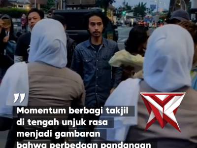 Polri bagi bagi takjil - PoliceTube