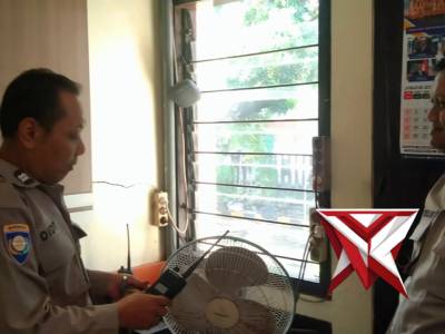 Serah terima piket penjagaan - PoliceTube