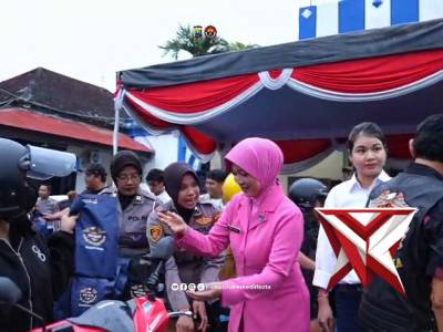 Pembagian Paket Sembako dan Takjil di Bulan Ramadhan 1447 H - PoliceTube