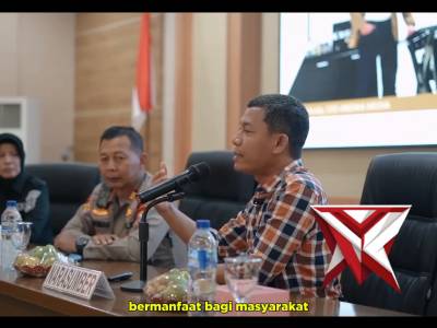 *Polres Kediri Gandeng Radio Andika Bahas Strategi Cerdas Kelola Media Sosial* KEDIRI&ndash; Dunia digita - PoliceTube