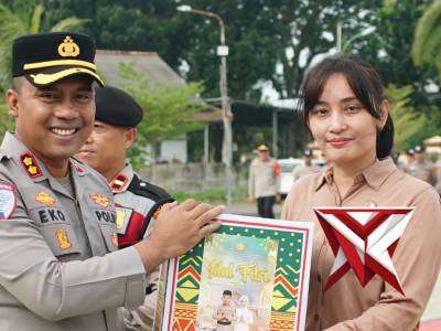 Kapolres OKI berbagi berkah