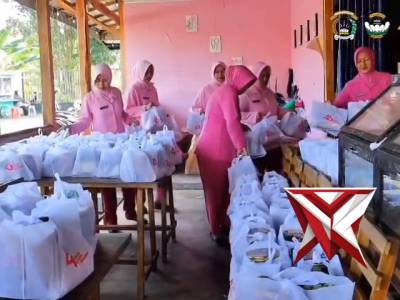 Bhayangkari Cabang Pekalongan Salurkan Tali Asih kepada Dian Kemala, Warakawuri dan PP Polri