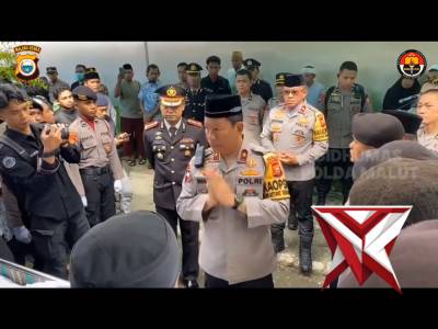 Turut Berduka, Kapolda Malut Melayat dan Beri Dukungan kepada Keluarga Almarhum Aipda Ridwan Ismail
