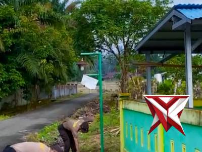 Giat Bhakti Sosial Polsek Manna Membersihkan Masjid Diwilayah Hukum Polsek Manna