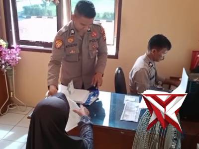 Polsek Seberida Melayani Masyarakat Yang Ingin Membuat Laporan Kehilangan Secara humasni