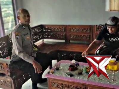 PATROLI SAMBANG DIALOGIS DENGAN MASYARAKAT