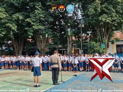 Kapolres Alor Pimpin Upacara di SMPN 1 Kalabahi, Tekankan Peran Generasi Z Wujudkan Indonesia Emas