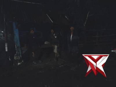 KAPOLSEK LUMBANG MELAKSANAKAN PATROLI MENGGUNAKAN R2 GUNA MENJAGA KEAMANAN DESA PADA MALAM HARI - PoliceTube