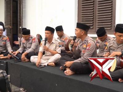 Bansos, Bukber dan Santunan Anak Yatim Polres Probolinggo Kota - PoliceTube
