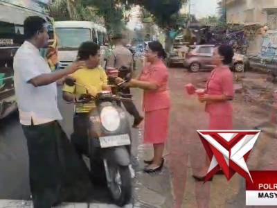 Polsek Gerokgak Berbagi Takjil di Bulan Suci Ramadhan 1447 H, Pererat Silaturahmi dan Jaga Kamtibmas - PoliceTube