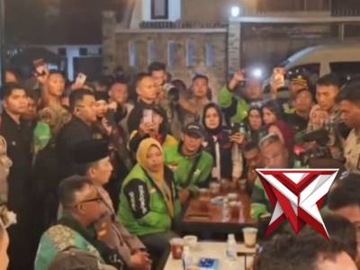 Kapolri Sambangi kedai ado presisi, ngobrol, Serap aspirasi Komunitas ojol palembang