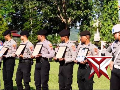 Wakapolres Jayapura Pimpinan Upacara PTDH 5 Personel Polres Jayapura