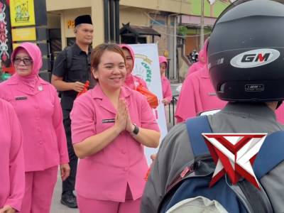 Menebarkan Kebaikan di Bulan Ramadhan Polres Kotim Dan Bhayangkari Berbagi Puluhan Takjil
